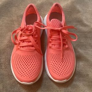 Crocs LiteRide Pacer Sneakers Womens Size 9 Peach/Orange Rubber Shoes Lace Up